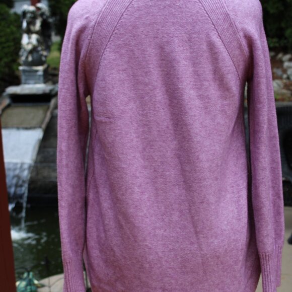 By Anthropology A Women Sweater Turtleneck SZ M Light Purple lit Sides Warm - Picture 3 of 4